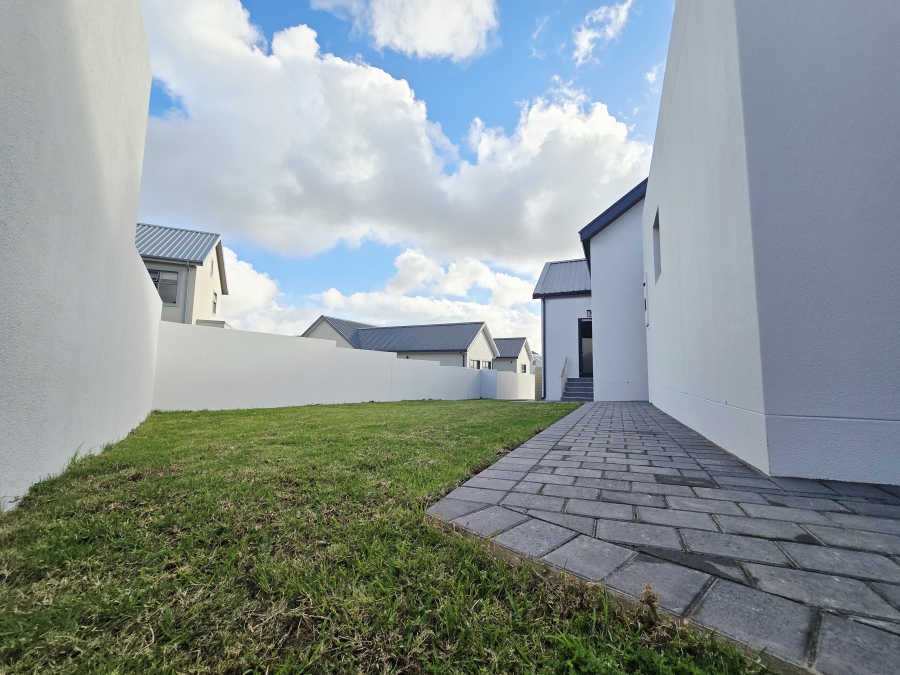 3 Bedroom Property for Sale in Kingswood Golf Estate Western Cape